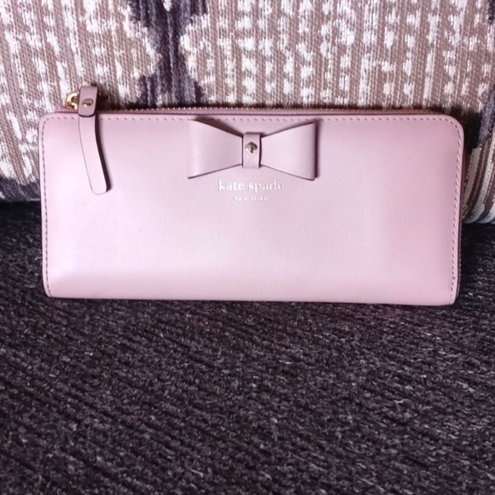 💞HTF Kate Spade💞 - Baldwin Street Nisha Wallet